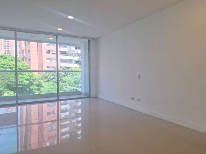 Apartamento de 3 alcobas en arriendo en El Poblado, Medellín, 105 m² · foto 3 de 16