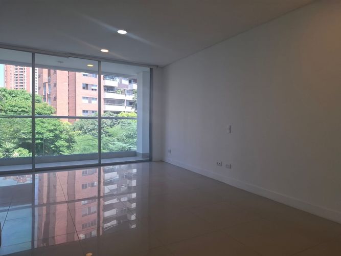 Apartamento de 3 alcobas en arriendo en El Poblado, Medellín, 105 m² · foto 5 de 16