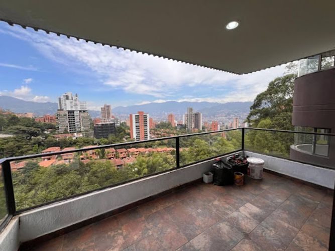 Apartamento de 4 alcobas en arriendo en Los Balsos, Medellín, 200 m² · foto 2 de 18