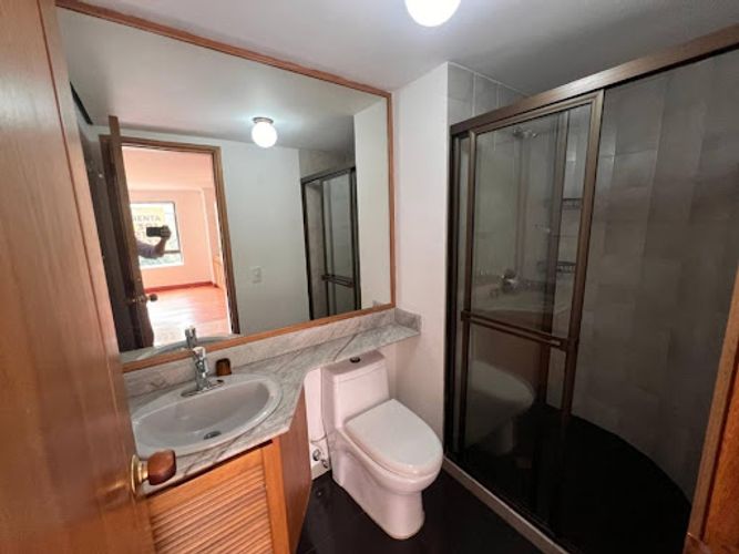 Apartamento de 4 alcobas en arriendo en Los Balsos, Medellín, 200 m² · foto 9 de 18
