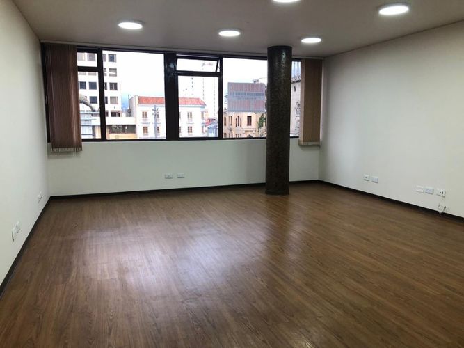 Oficina en arriendo en El Centro, Manizales, 23 m² · foto 3 de 10