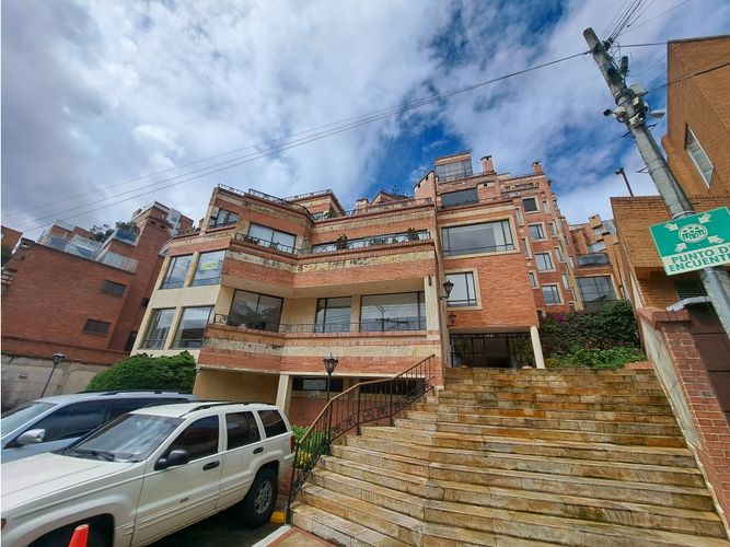 Apartamento de 4 alcobas en venta en Bosque De Pinos, Bogotá, 297 m² · foto 2 de 24