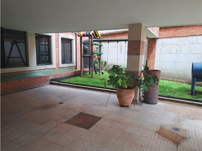 Apartamento de 4 alcobas en venta en Bosque De Pinos, Bogotá, 297 m² · foto 4 de 24