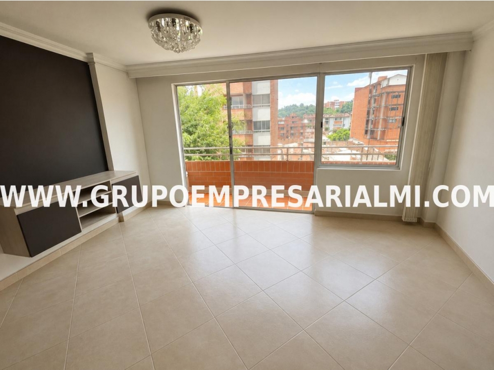 Apartamento en venta en Laureles, Medellín 2