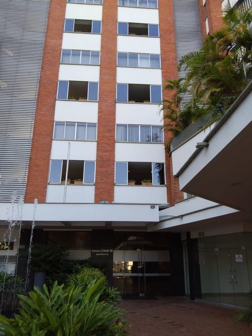 Apartamento de 3 alcobas en venta en Cabecera Del Llano, Bucaramanga, 180 m² · foto 2 de 24