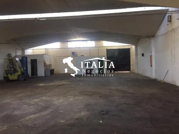 DEPOSITO / GALPON 500 M2 OFICINAS BAÑOS - ENTRADA PARA CAMIONES