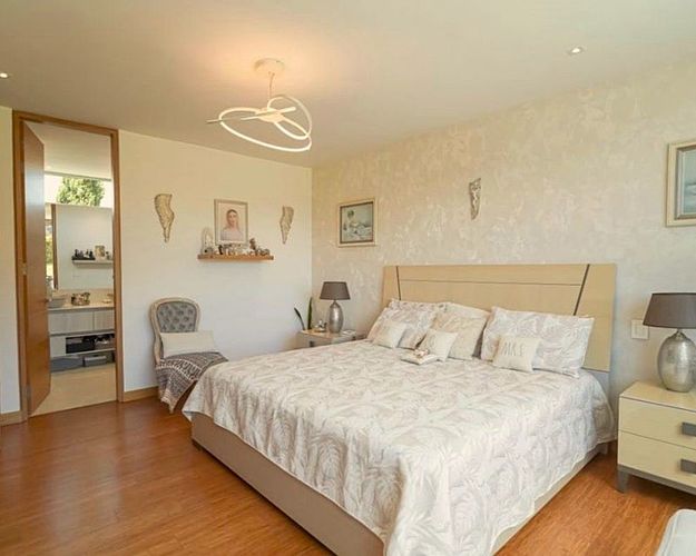 Casa de 3 alcobas en venta en Loma Del Chocho, Envigado, 997 m² · foto 10 de 20