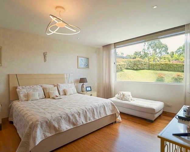 Casa de 3 alcobas en venta en Loma Del Chocho, Envigado, 997 m² · foto 11 de 20