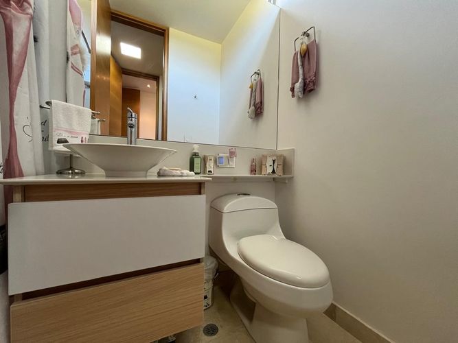Casa de 3 alcobas en venta en Loma Del Chocho, Envigado, 997 m² · foto 17 de 20