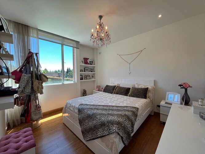 Casa de 3 alcobas en venta en Loma Del Chocho, Envigado, 997 m² · foto 14 de 20