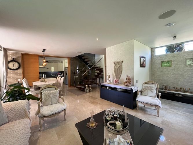 Casa de 3 alcobas en venta en Loma Del Chocho, Envigado, 997 m² · foto 6 de 20