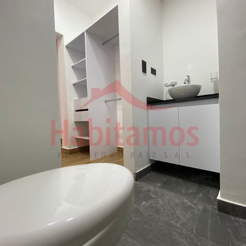 Apartamento de 5 alcobas en venta en Las Acacias, Medellín, 203 m² · foto 13 de 22