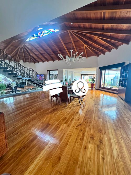Casa de 6 alcobas en venta en Yerbabuena, Chía, 1977 m² · foto 2 de 24
