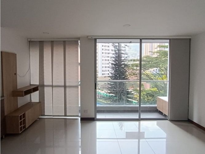 Apartamento de 3 alcobas en venta en Aves Maria, Sabaneta, 89 m² · foto 2 de 19