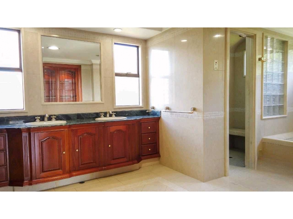 Apartamento en venta en El Poblado, Medellín 3