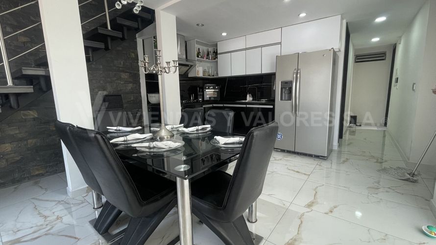 Casa de 4 alcobas en venta en La Floresta, Los Patios, 125 m² · foto 3 de 13