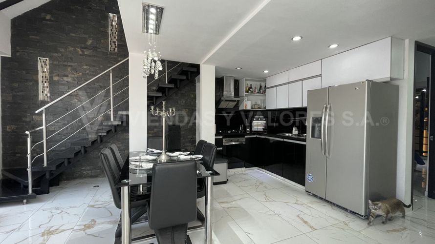 Casa de 4 alcobas en venta en La Floresta, Los Patios, 125 m² · foto 2 de 13