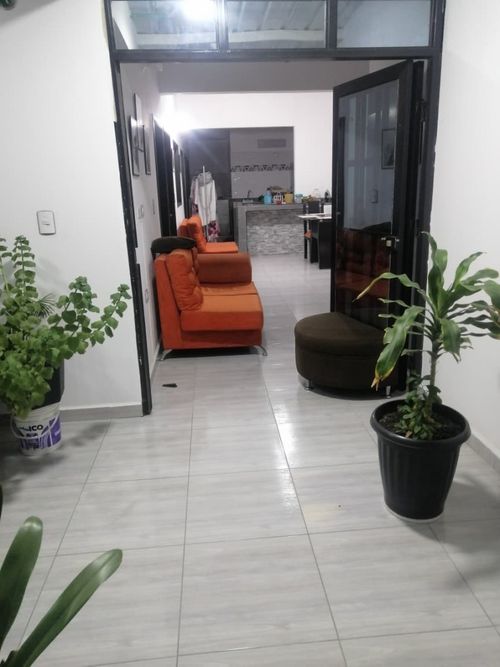 Casa de 9 alcobas en venta en Ub. Altamira, Los Patios, 270 m² · foto 22 de 24