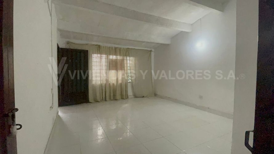 Casa de 6 alcobas en venta en Quinta Oriental, Cúcuta, 284 m² · foto 2 de 15