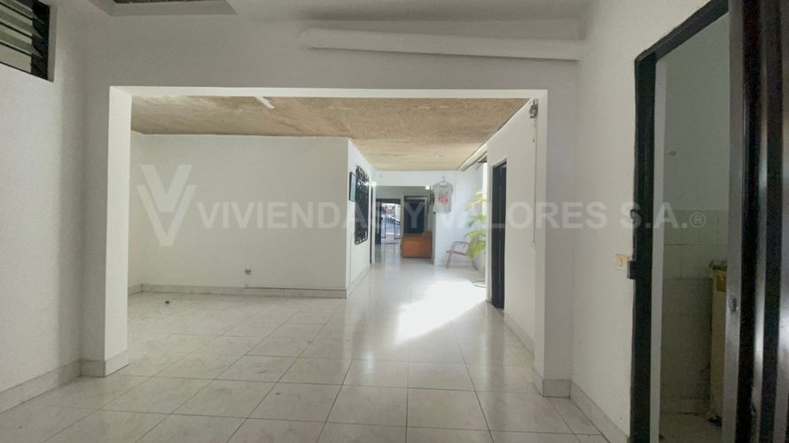 Casa de 6 alcobas en venta en Quinta Oriental, Cúcuta, 284 m² · foto 11 de 15