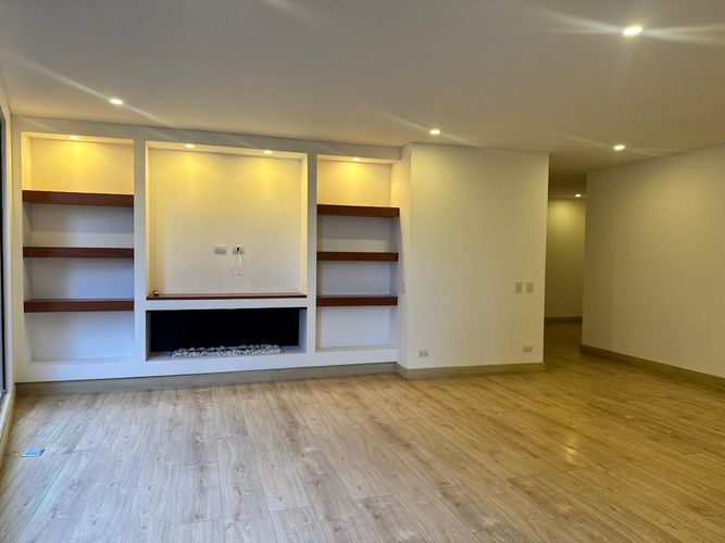 Apartamento de 3 alcobas en venta en Chapinero, Bogotá, 169 m² · foto 5 de 13