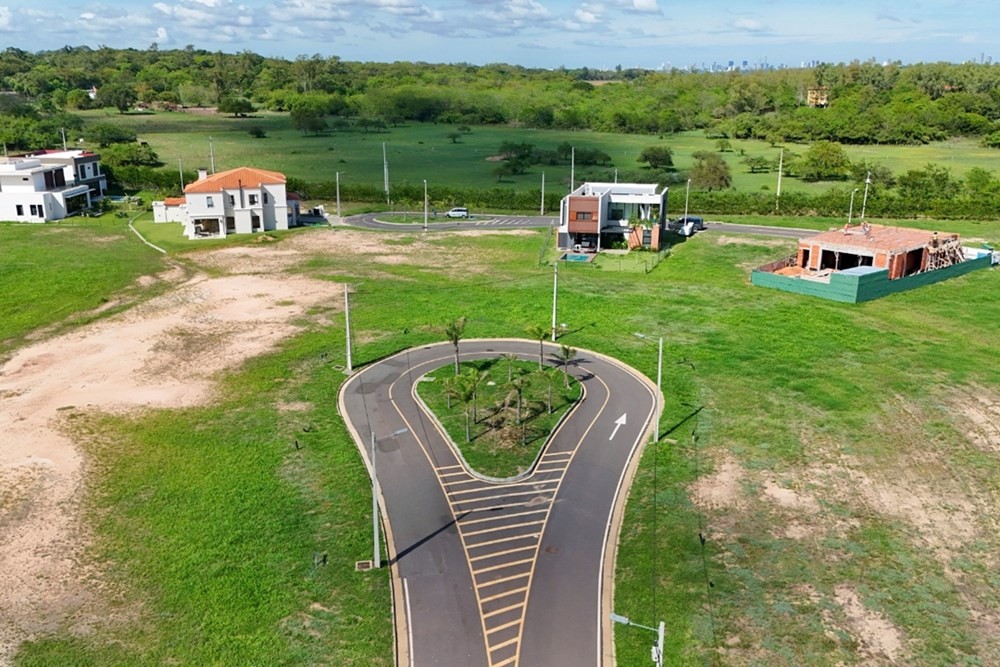 Exclusivo Terreno en Venta: Oportunidad Única en Zárate Isla, Luque, Central - Propiedad de Elio Serafini, Luque 2060. — foto 3