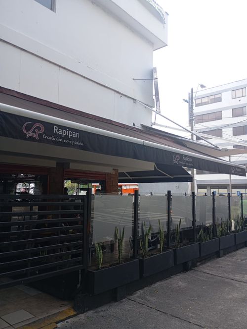 Edificio en venta en Versalles, Cali, 1100 m² · foto 2 de 21