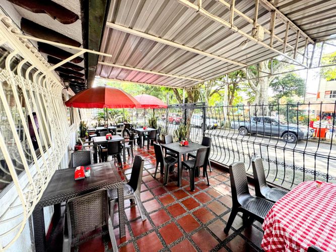 Casa de 4 alcobas en venta en Ciudad Capri, Cali, 262 m² · foto 2 de 3