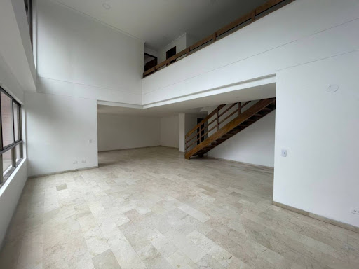 Apartamento en arriendo en El Tesoro, Medellín · foto 3 de 24