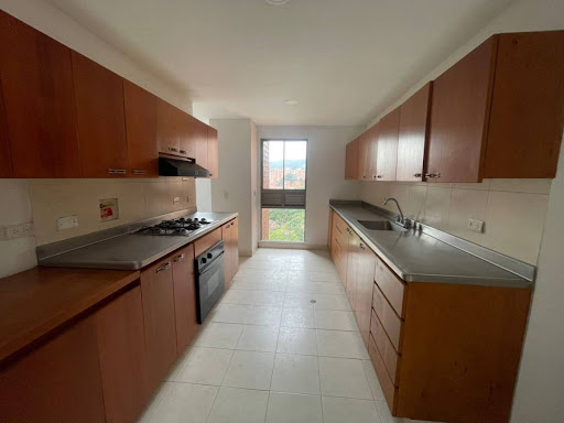 Apartamento en arriendo en El Tesoro, Medellín · foto 8 de 24