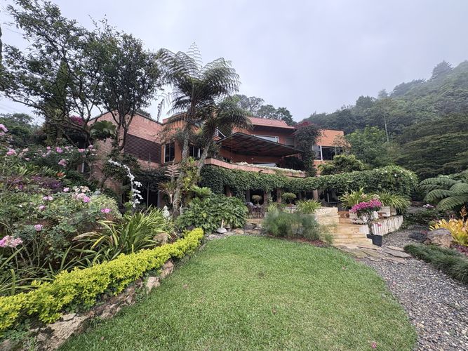 Casa de 7 alcobas en venta en El Saladito, Cali, 770 m² · foto 9 de 24