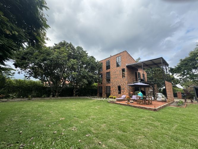 Casa de 3 alcobas en venta en Alfaguara, Jamundí, 165 m² · foto 2 de 20