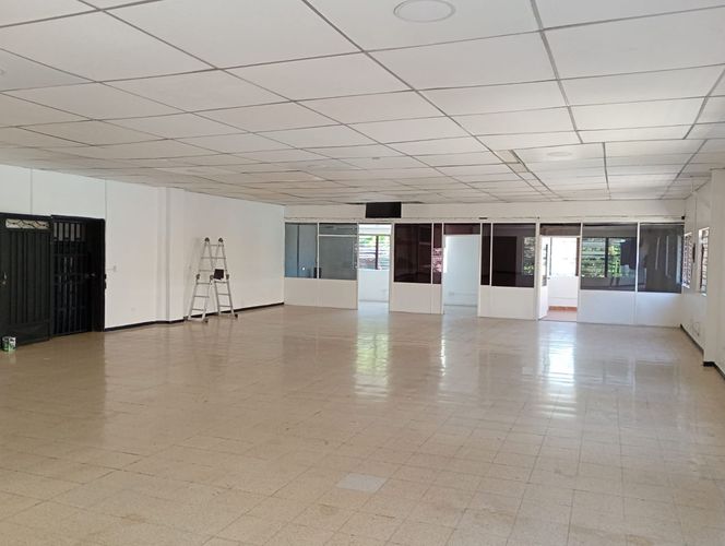 Bodega en arriendo en Zona Industrial No. 1, Itagüí, 200 m² · foto 3 de 14
