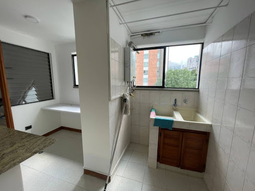 Apartamento en arriendo en Castropol, Medellín · foto 7 de 20
