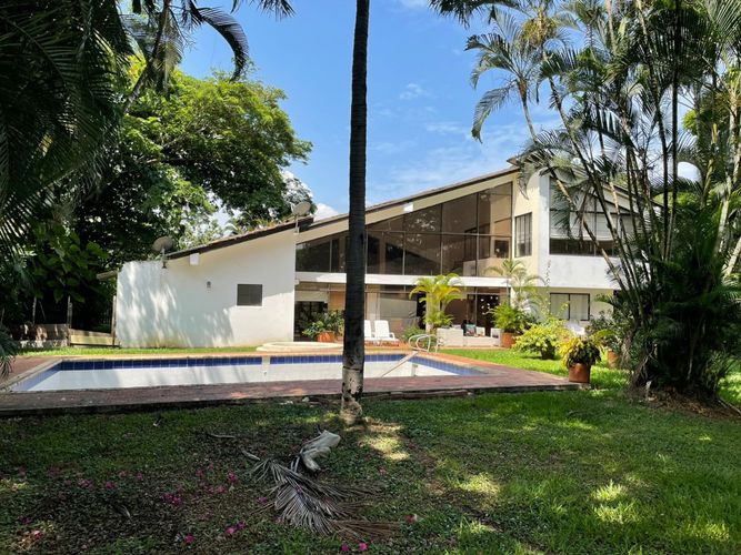 Casa de 4 alcobas en venta en La Morada, Jamundí, 394 m² · foto 2 de 24