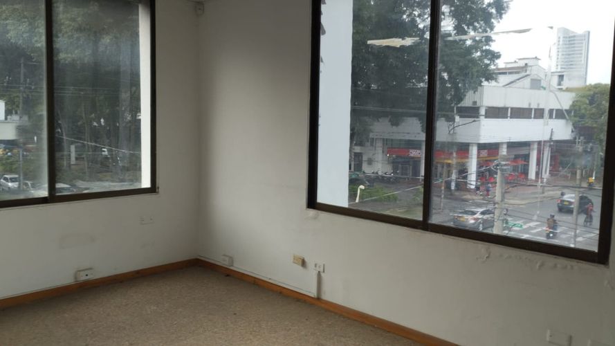 Edificio en venta en San Vicente, Cali, 1837 m² · foto 8 de 12