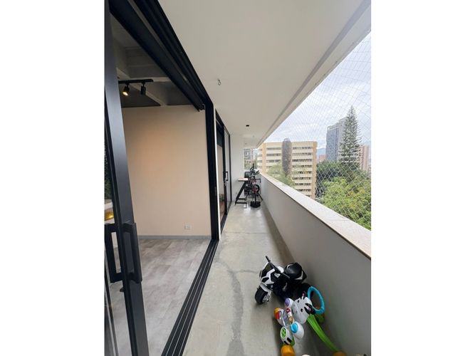Apartamento de 3 alcobas en venta en El Diamante No. 2, Medellín, 230 m² · foto 12 de 24
