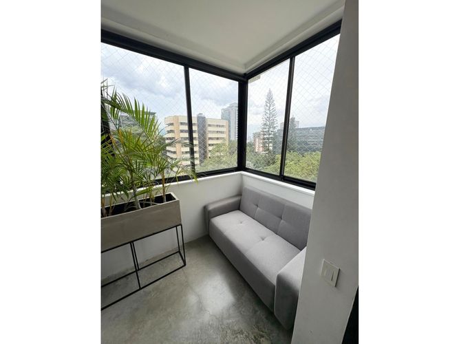 Apartamento de 3 alcobas en venta en El Diamante No. 2, Medellín, 230 m² · foto 17 de 24