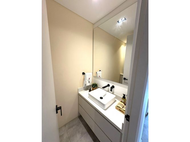 Apartamento de 3 alcobas en venta en El Diamante No. 2, Medellín, 230 m² · foto 18 de 24