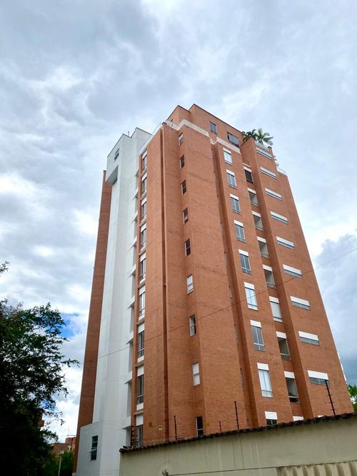 Apartamento en venta en Santa Rita, Cali · foto 4 de 23