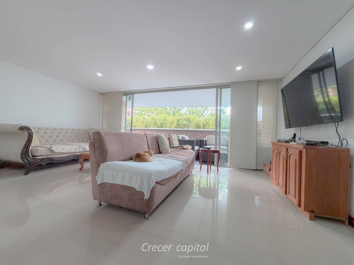 Apartamento en venta en Altos del poblado, Medellín 4