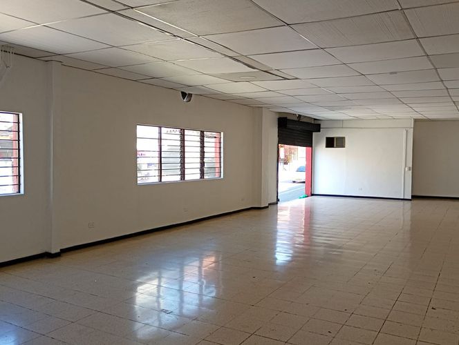 Consultorio en venta en Lalinde, Medellín, 32 m² · foto 3 de 14