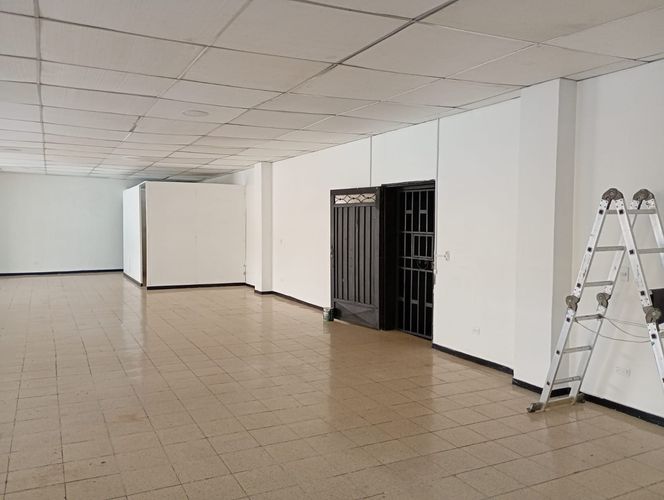 Consultorio en venta en Lalinde, Medellín, 32 m² · foto 6 de 14