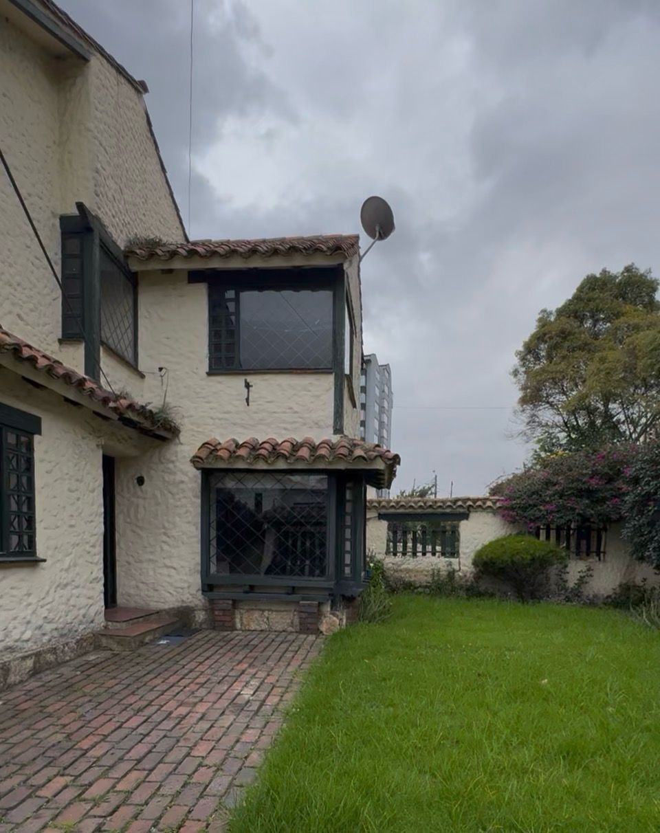 Casa en venta en Alhambra, Bogotá · foto 3 de 24