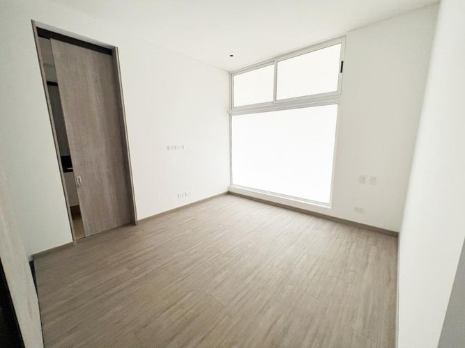 Apartamento de 3 alcobas en venta en Bellavista, Cali, 143 m² · foto 7 de 11