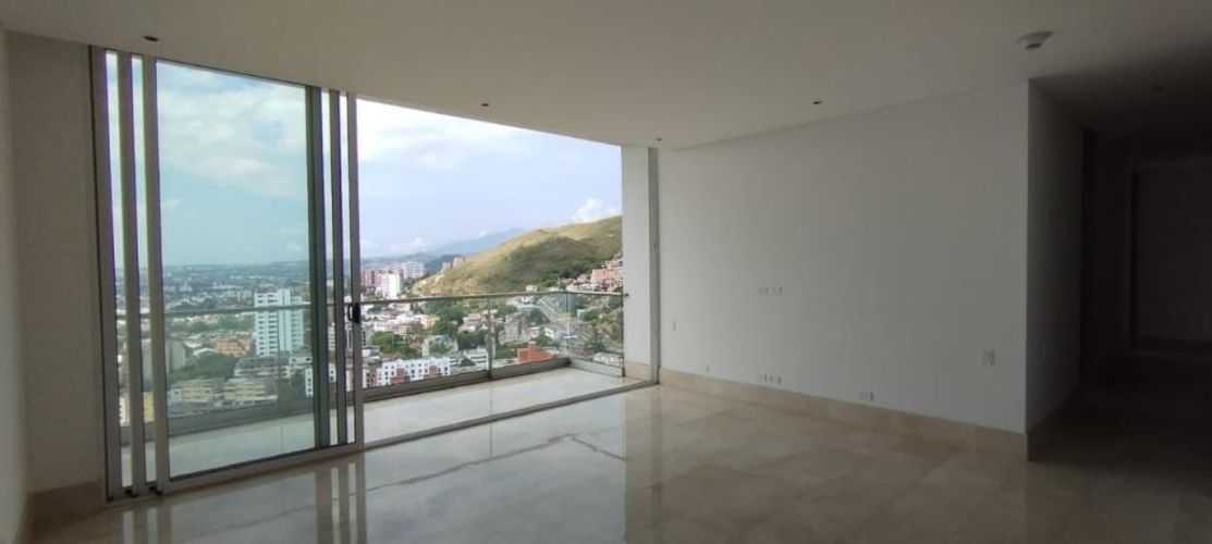 Apartamento de 3 alcobas en venta en Bellavista, Cali, 143 m² · foto 11 de 11