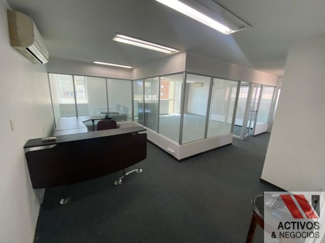 Oficina en arriendo en Los Balsos, Medellín, 87 m² · foto 4 de 11