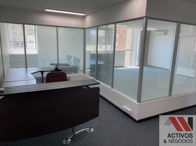 Oficina en arriendo en Los Balsos, Medellín, 87 m² · foto 5 de 11