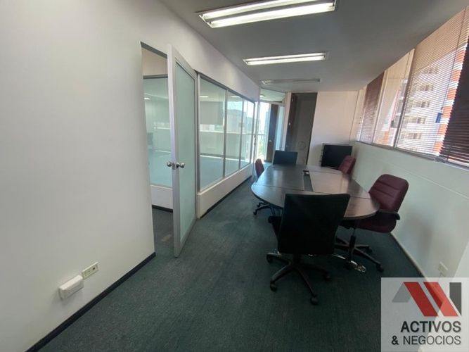 Oficina en arriendo en Los Balsos, Medellín, 87 m² · foto 7 de 11