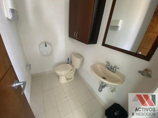 Oficina en arriendo en Los Balsos, Medellín, 87 m² · foto 11 de 11